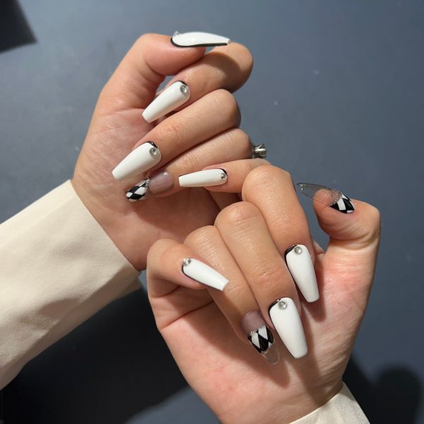 Modern black white Gel Press on Nail Online Hot Sale